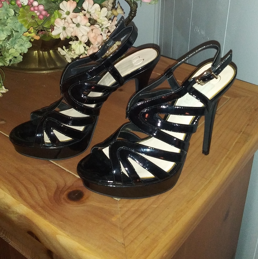 🔥Jessica Simpson patent leather Heels🔥